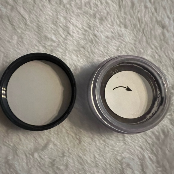 bareMinerals Loose Mineral Eyecolor - Starlet Leigh Ann - Picture 3 of 4